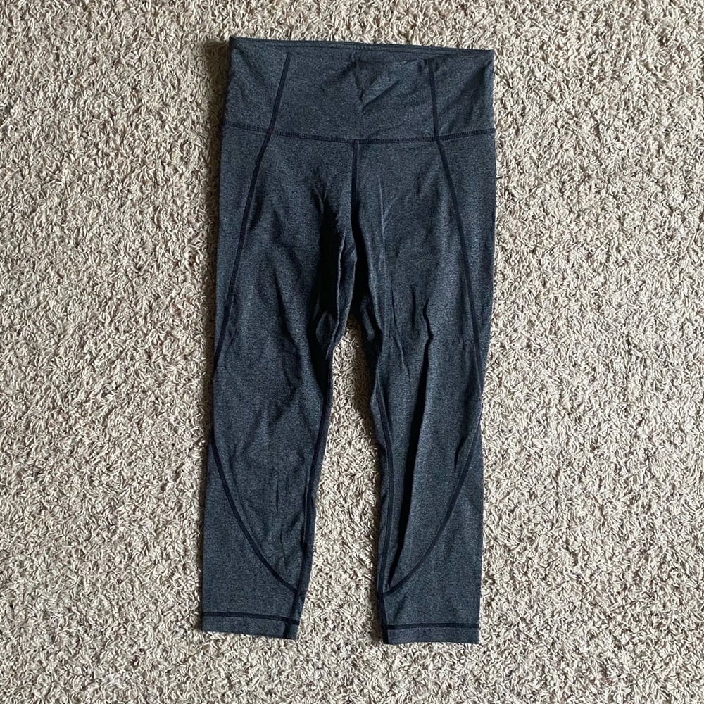 Athleta Heather Grey 3/4 Length Leggings